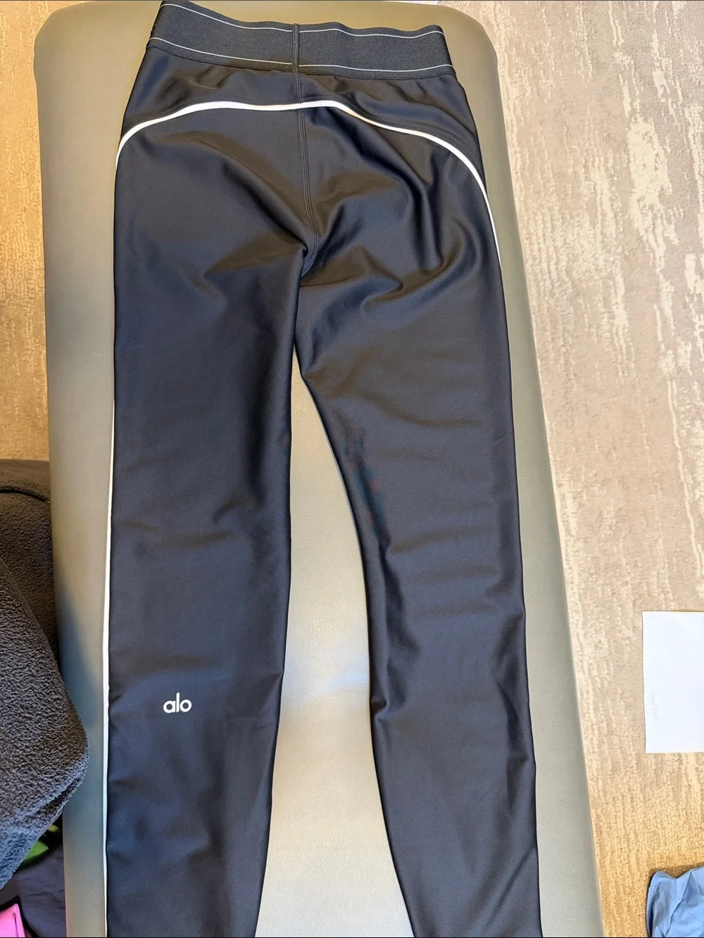 ALO Yoga performance leggings